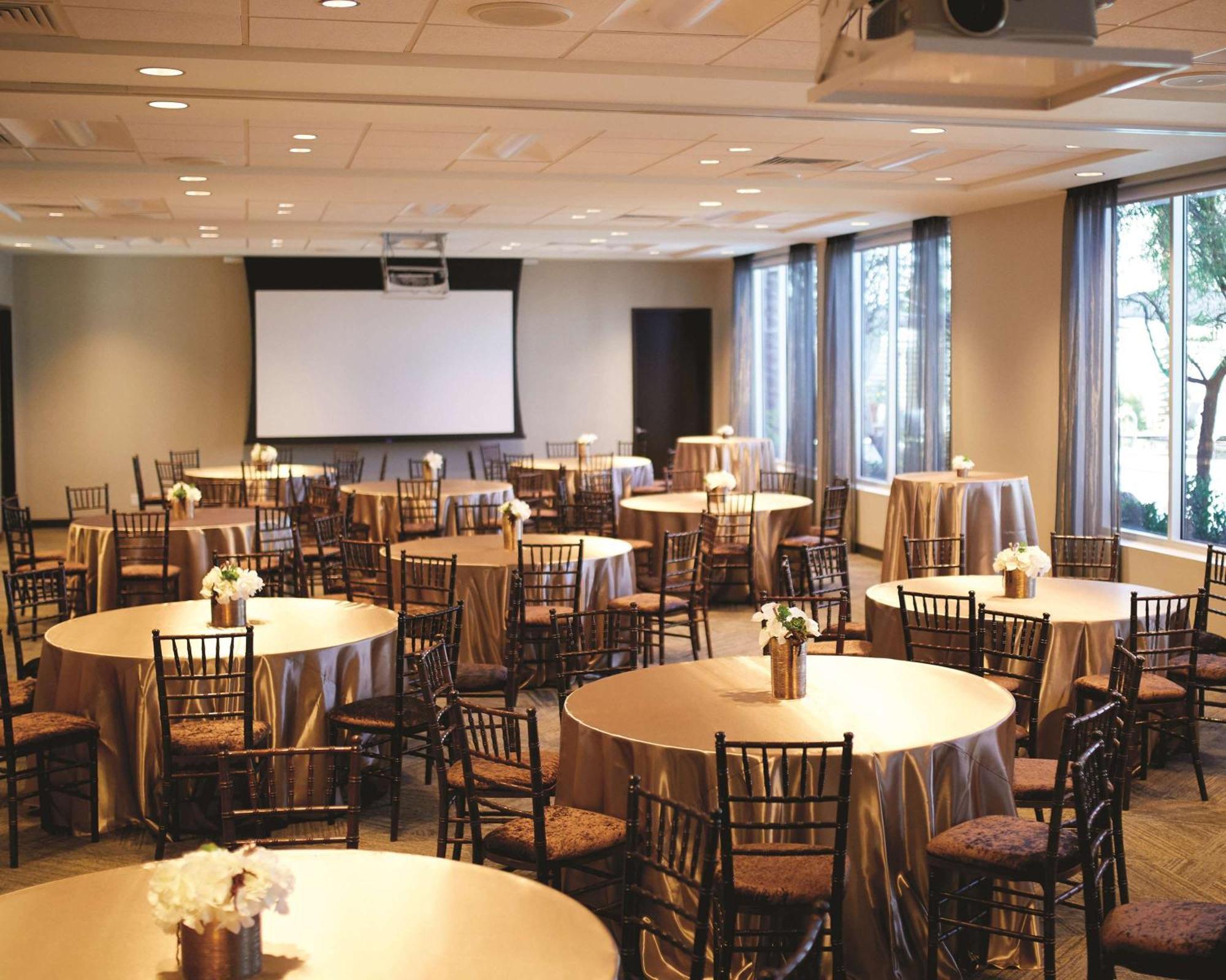 Hyatt Place Las Vegas At Silverton Village Zewnętrze zdjęcie